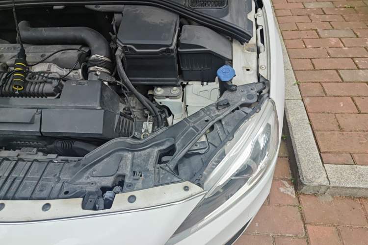 Used Volvo S60 2014 T5 Zhiyi Edition Engine Bay Left