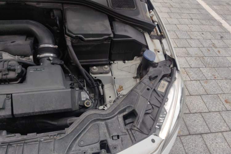 Used Volvo S60 2014 T5 Zhiyi Edition Engine Bay Left