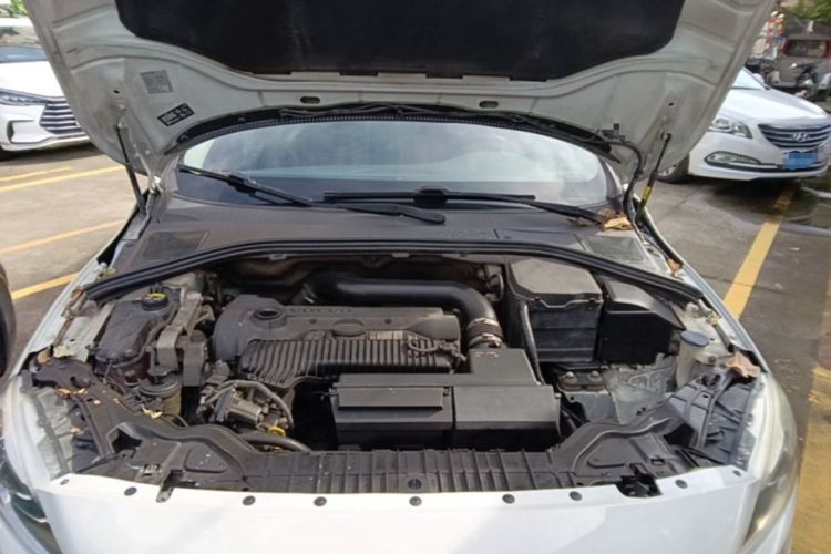 Used Volvo S60 2014 S60L T5 Smart Upgrade Edition Engine Bay