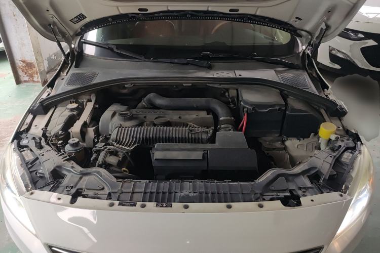 Used Volvo S60 2014 S60L 2.0T Zhiyuan Edition Engine Bay