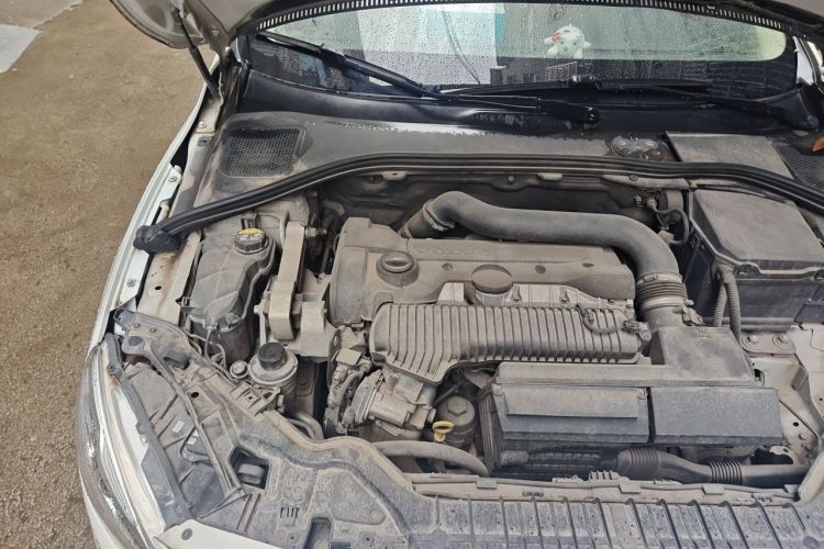 Used Volvo S60 2014 T5 Zhiya Edition Engine Bay Right