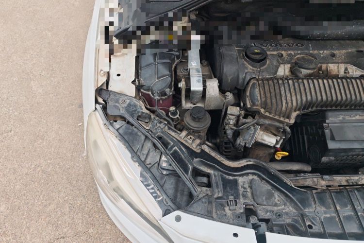 Used Volvo S60 2014 S60L 2.0T Zhiyuan Edition Engine Bay Right