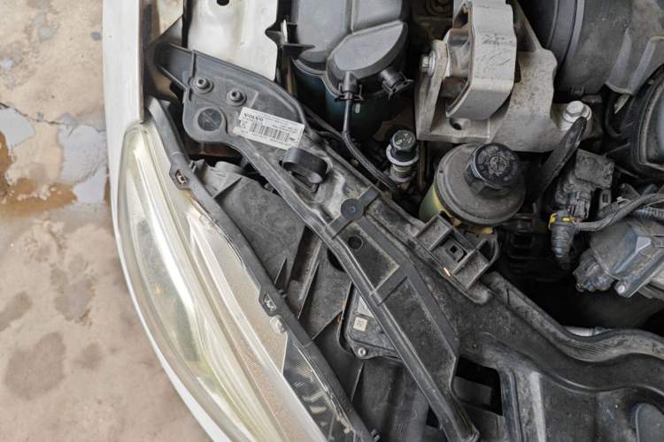 Used Volvo S60 2014 S60L T5 Intelligent Drive Edition Engine Bay Right