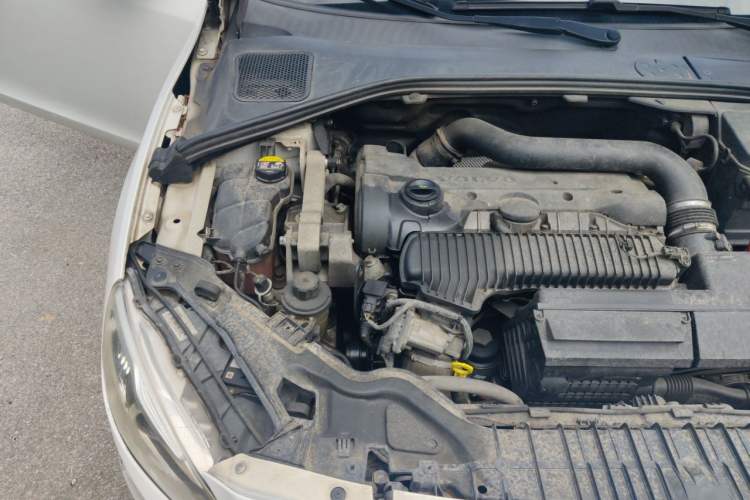 Used Volvo S60 2014 S60L 2.0T Intelligent Upgrade Edition Engine Bay Right