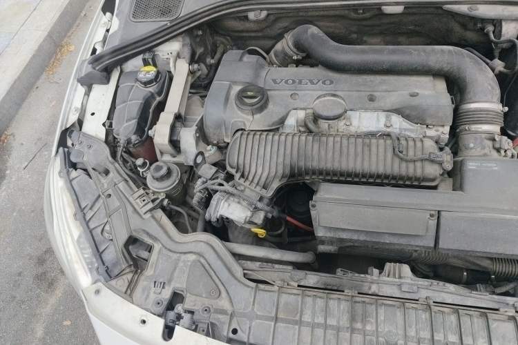 Used Volvo S60 2014 S60L 2.0T Zhiyuan Edition Engine Bay Right