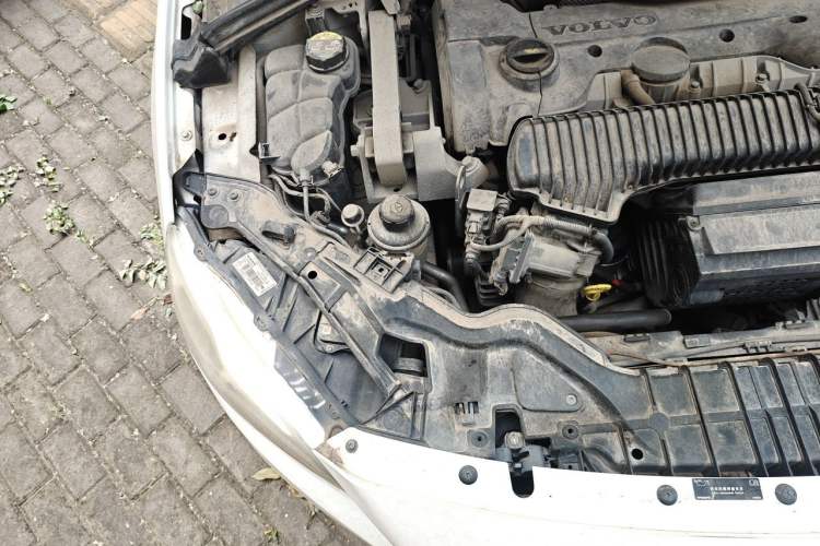 Used Volvo S60 2014 S60L T5 Intelligent Drive Edition Engine Bay Right