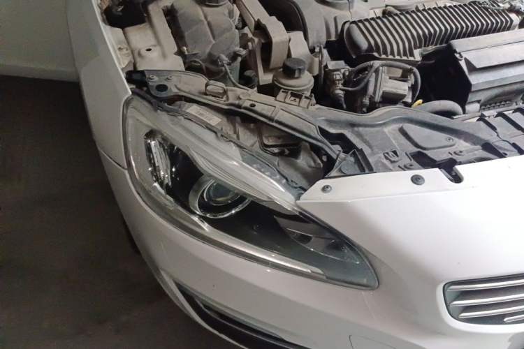 Used Volvo S60 2014 T5 Zhiyi Edition Engine Bay Right