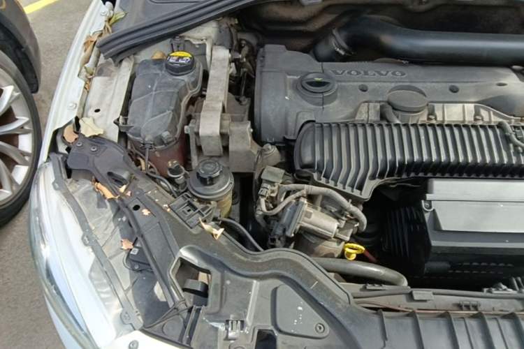 Used Volvo S60 2014 S60L T5 Smart Upgrade Edition Engine Bay Right