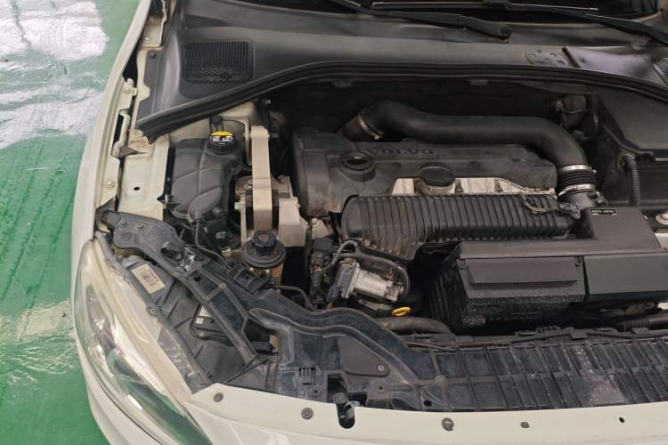 Used Volvo S60 2014 T5 Zhiya Edition Engine Bay Right