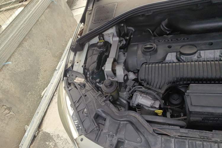 Used Volvo S60 2014 S60L T5 Intelligent Drive Edition Engine Bay Right