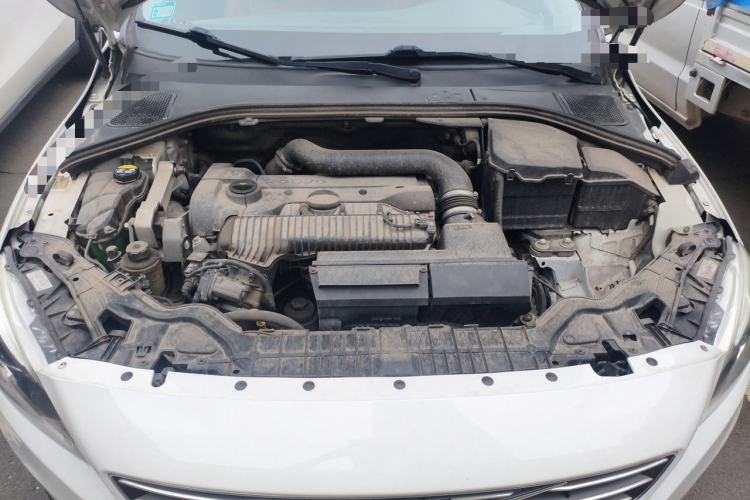Used Volvo S60 2014 S60L 2.0T Zhiyuan Edition Engine Bay