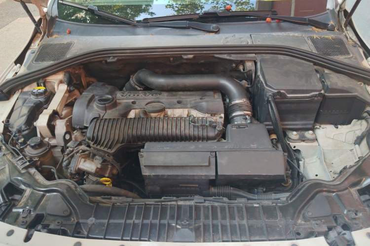 Used Volvo S60 2014 T5 Zhiyi Edition Engine Bay