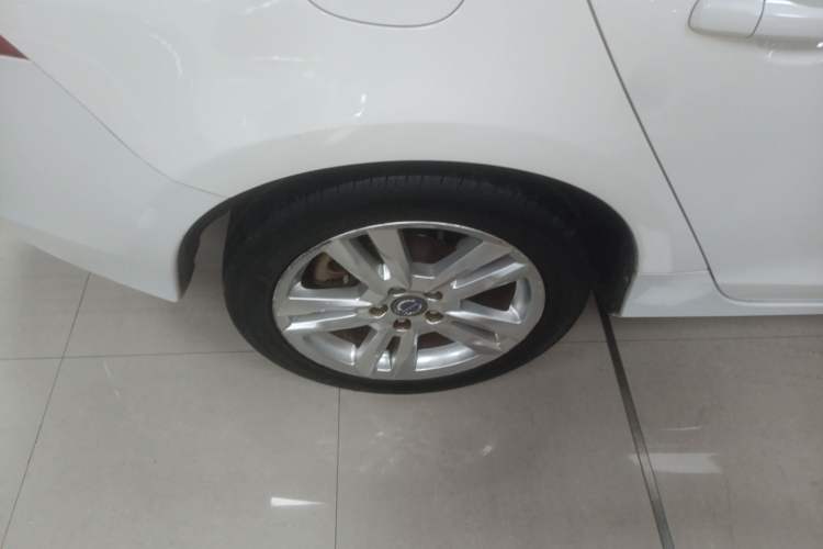 Used Volvo S60 2014 S60L 2.0T Zhiyuan Edition Exterior 5