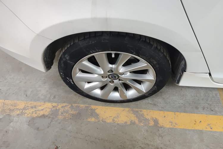 Used Volvo S60 2014 S60L 2.0T Zhiyuan Edition Exterior 5