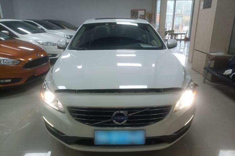 Used Volvo S60 2014 S60L 2.0T Zhiyuan Edition Front