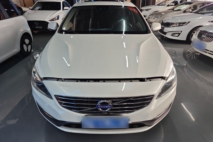 Used Volvo S60 2014 S60L 2.0T Zhiyuan Edition Front