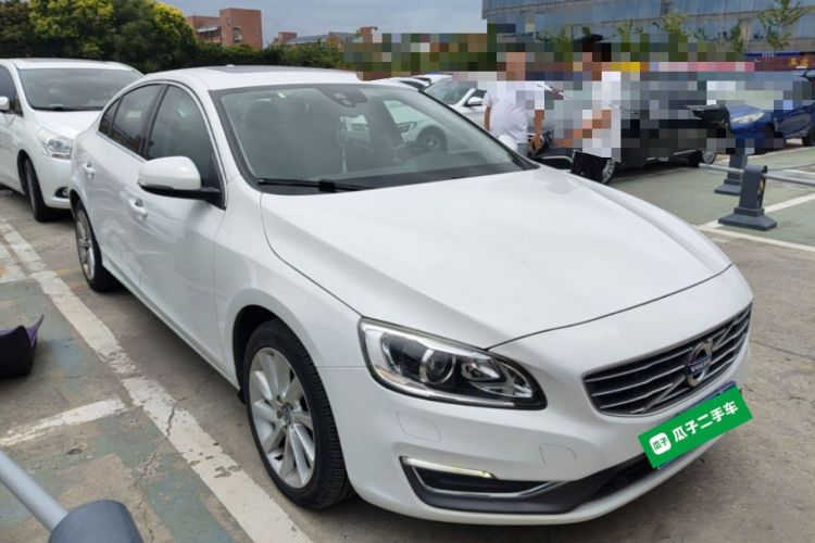 Used Volvo S60 2014 S60L 2.0T Zhiyuan Edition Front Right 45 Deg