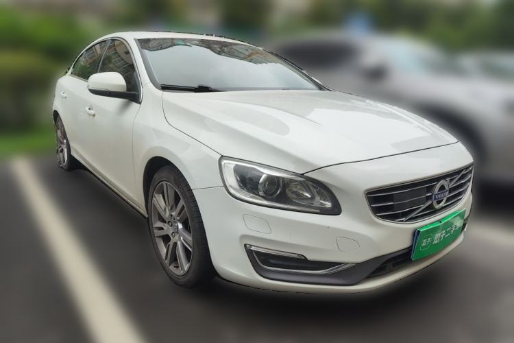 Used Volvo S60 2014 S60L T5 Smart Upgrade Edition Front Right 45 Deg