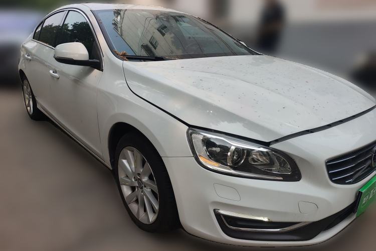 Used Volvo S60 2014 S60L 2.0T Zhiyuan Edition Front Right 45 Deg