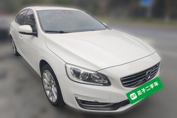 Used Volvo S60 2014 S60L 2.0T Zhiyuan Edition Front Right 45 Deg