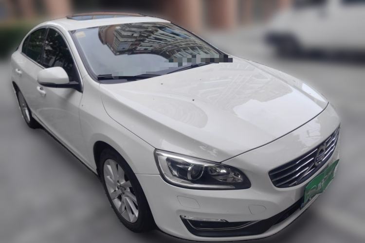 Used Volvo S60 2014 T5 Zhiyi Edition Front Right 45 Deg
