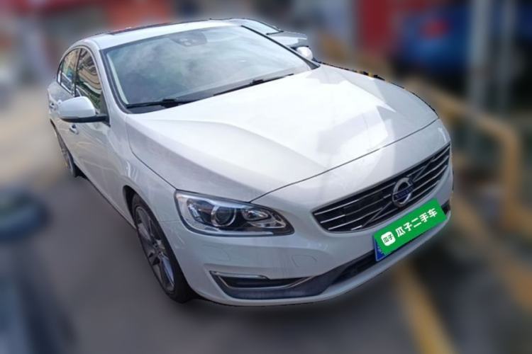Used Volvo S60 2014 S60L T5 Smart Upgrade Edition Front Right 45 Deg