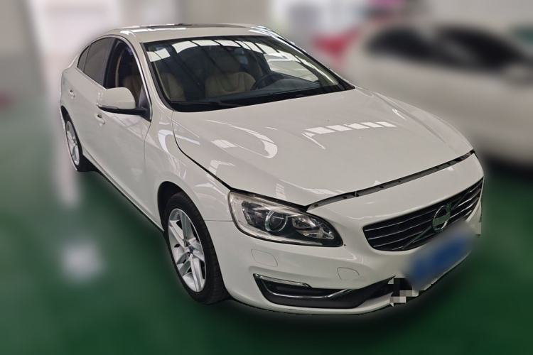 Used Volvo S60 2014 T5 Zhiya Edition Front Right 45 Deg