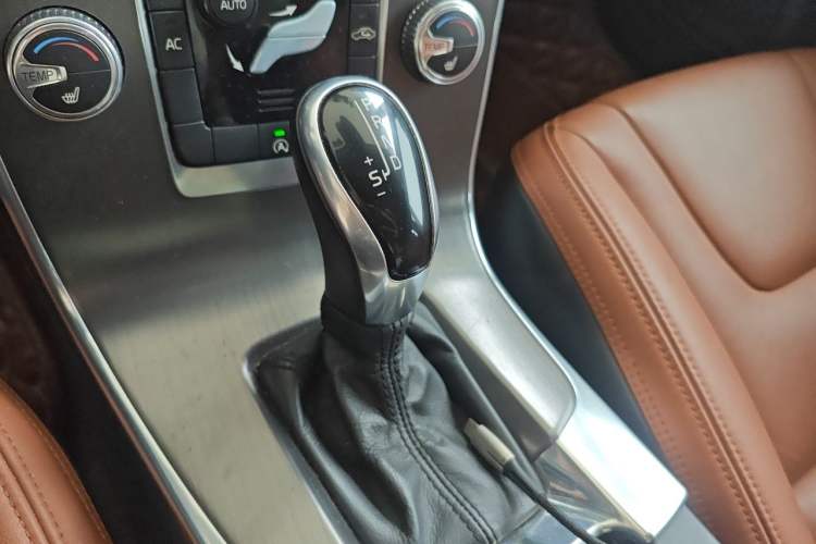 Used Volvo S60 2014 S60L T5 Intelligent Drive Edition Gear Lever