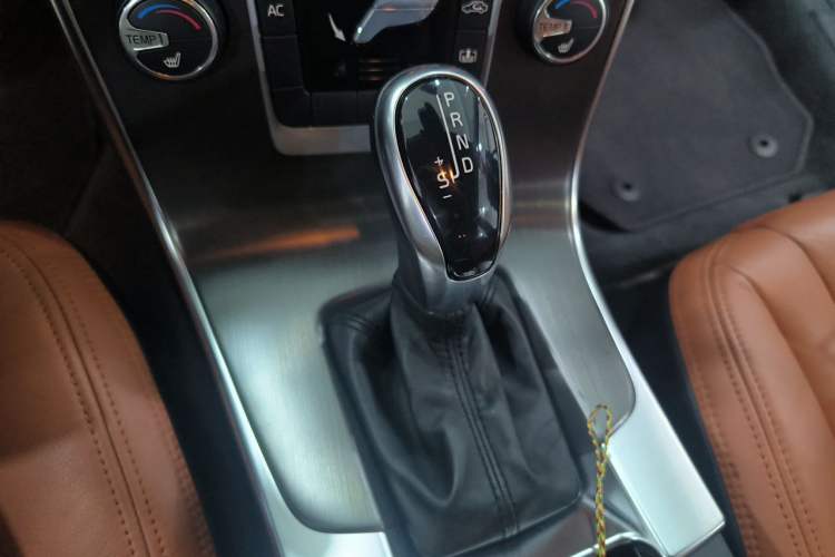 Used Volvo S60 2014 S60L T5 Intelligent Drive Edition Gear Lever