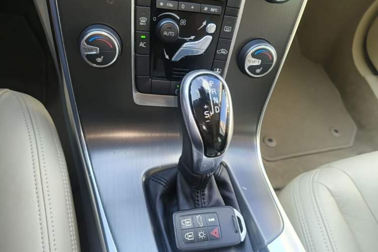 Used Volvo S60 2014 S60L T5 Intelligent Drive Edition Gear Lever