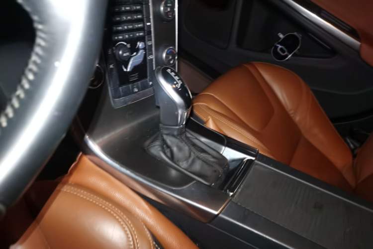 Used Volvo S60 2014 T5 Zhiya Edition Gear Lever