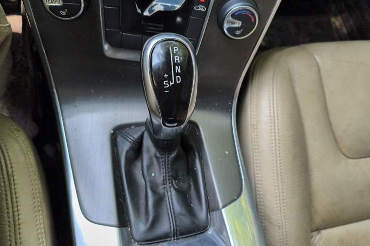 Used Volvo S60 2014 T5 Zhiyi Edition Gear Lever
