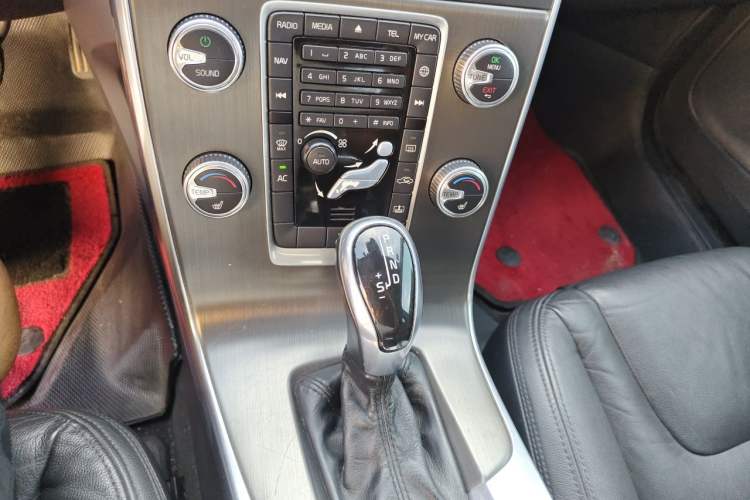 Used Volvo S60 2014 S60L T5 Intelligent Drive Edition Gear Lever