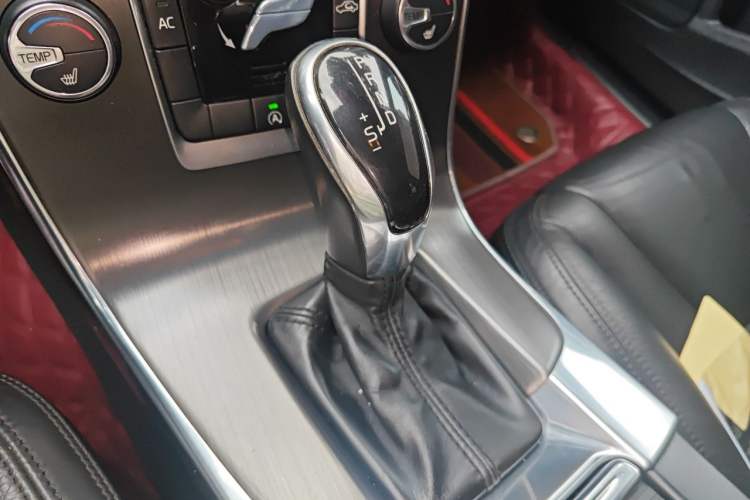 Used Volvo S60 2014 T5 Zhiyi Edition Gear Lever