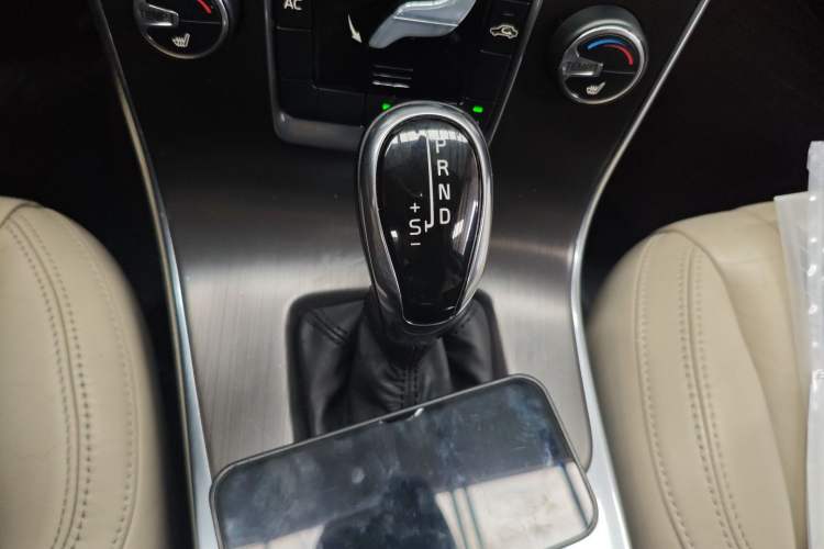 Used Volvo S60 2014 T5 Zhiya Edition Gear Lever