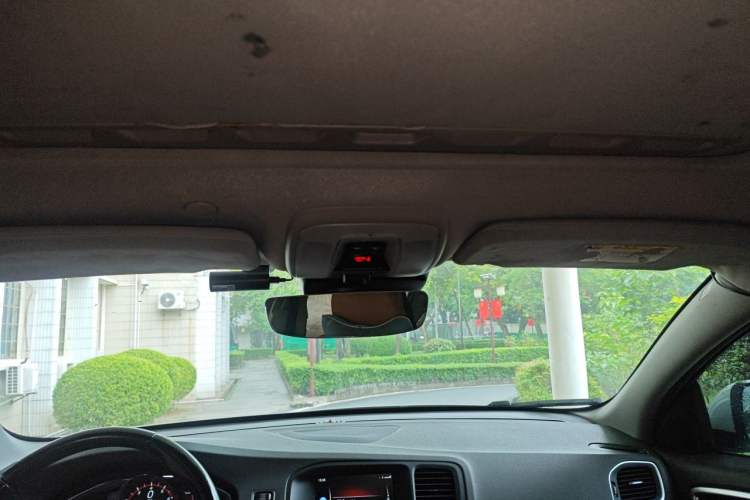 Used Volvo S60 2014 S60L T5 Intelligent Drive Edition Headliner