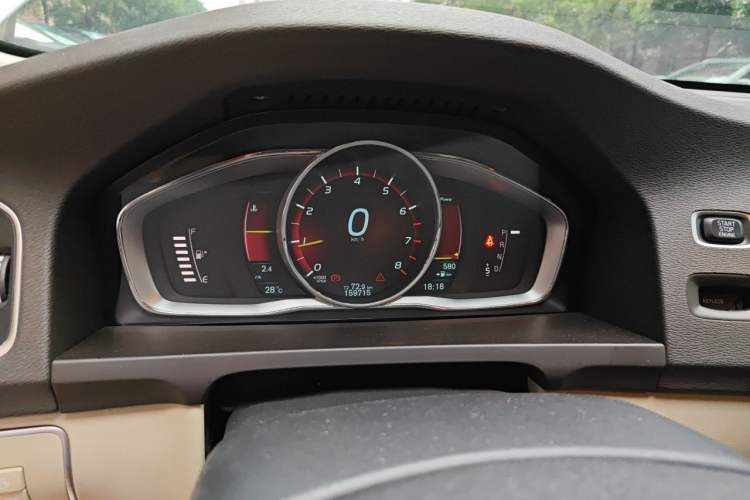 Used Volvo S60 2014 S60L T5 Intelligent Drive Edition Instrument Cluster