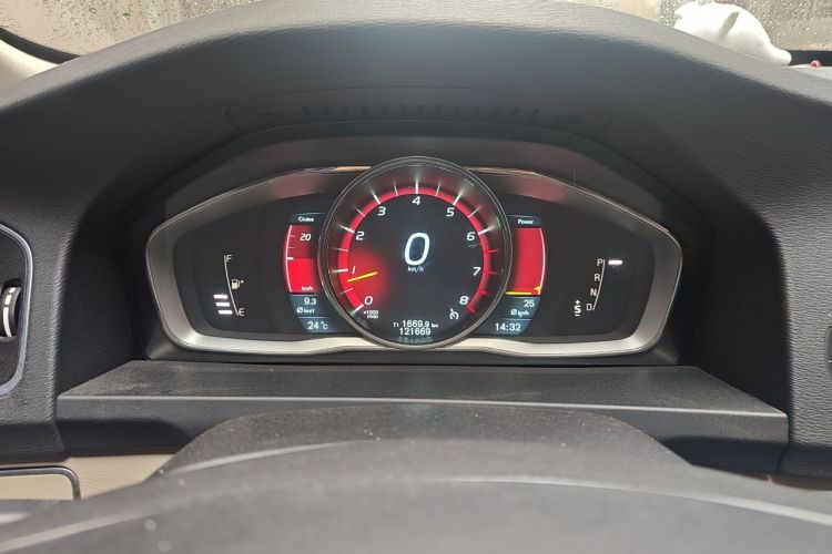 Used Volvo S60 2014 T5 Zhiya Edition Instrument Cluster