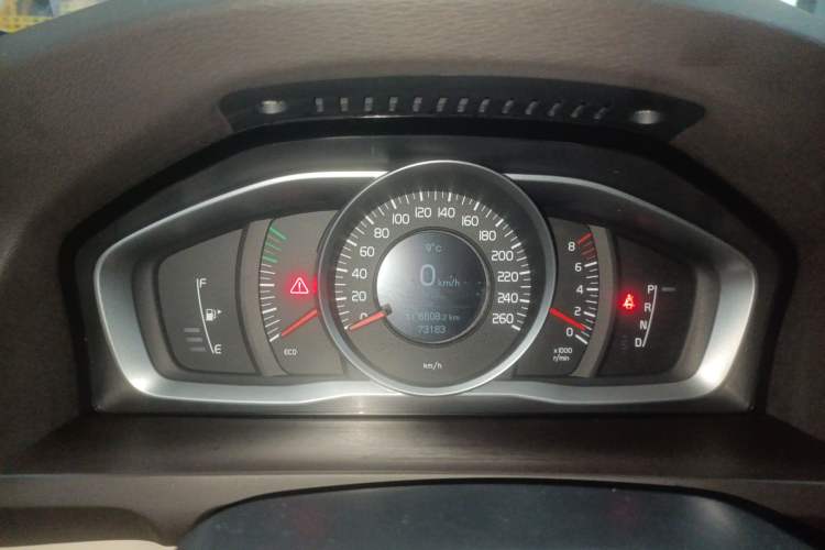 Used Volvo S60 2014 S60L 2.0T Zhiyuan Edition Instrument Cluster