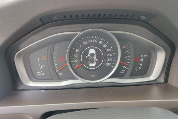 Used Volvo S60 2014 S60L 2.0T Intelligent Upgrade Edition Instrument Cluster