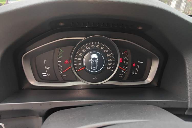 Used Volvo S60 2014 T5 Zhiyi Edition Instrument Cluster