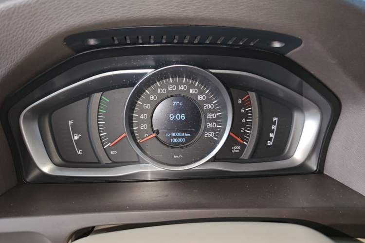 Used Volvo S60 2014 S60L 2.0T Zhiyuan Edition Instrument Cluster