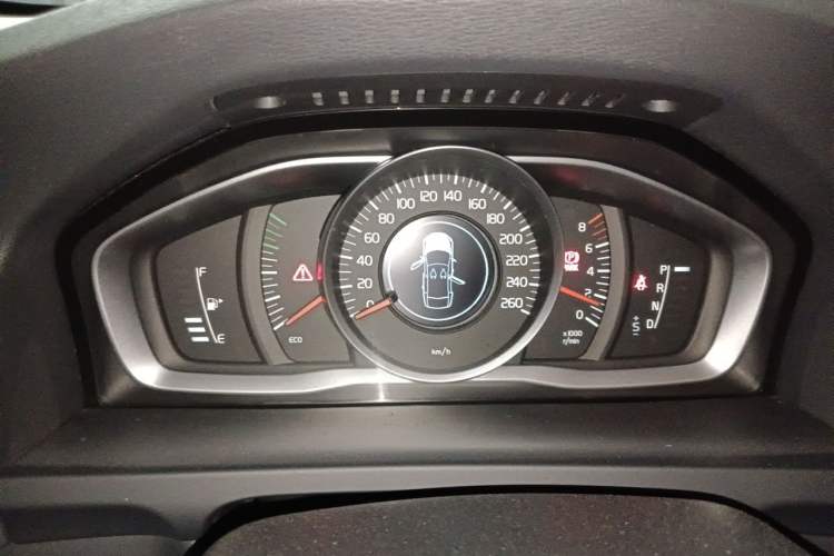 Used Volvo S60 2014 T5 Zhiyi Edition Instrument Cluster