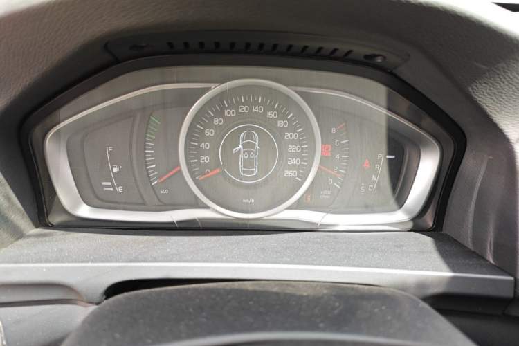 Used Volvo S60 2014 T5 Zhiyi Edition Instrument Cluster
