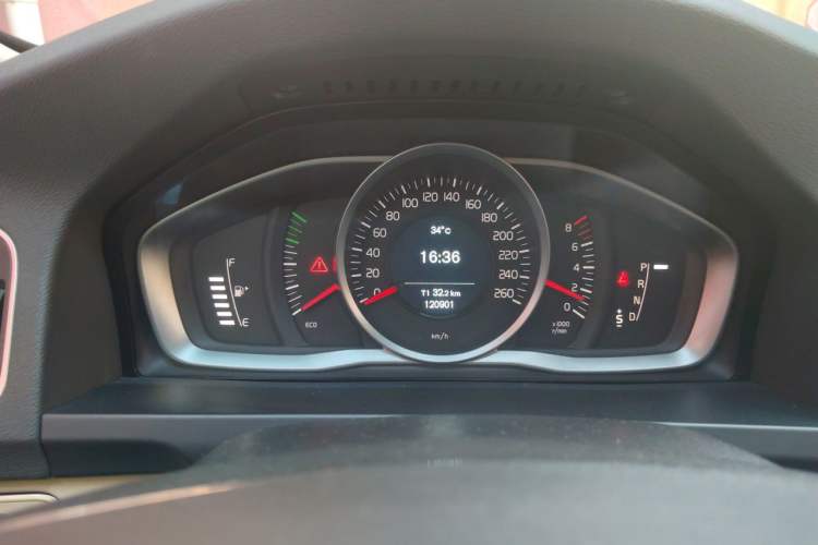 Used Volvo S60 2014 T5 Zhiyi Edition Instrument Cluster