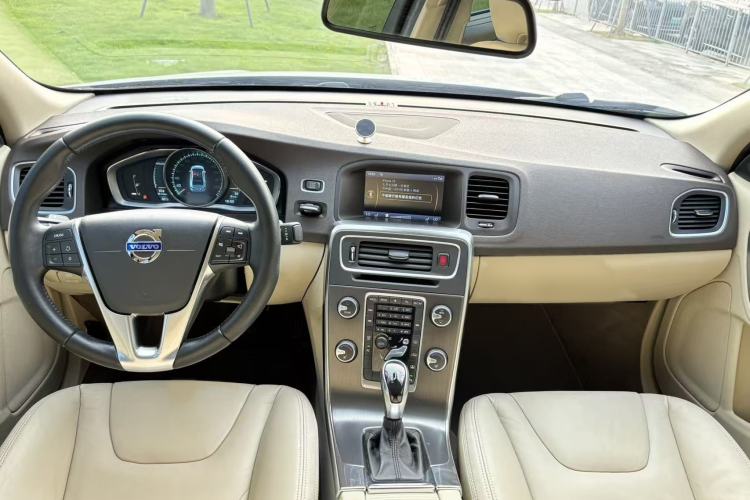 Used Volvo S60 2014 S60L T5 Intelligent Drive Edition Interior 5