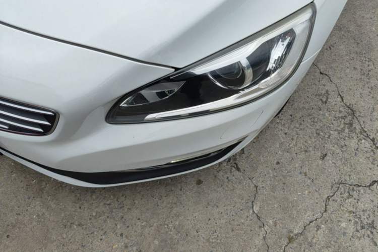 Used Volvo S60 2014 S60L 2.0T Zhiyuan Edition Left Front Headlight