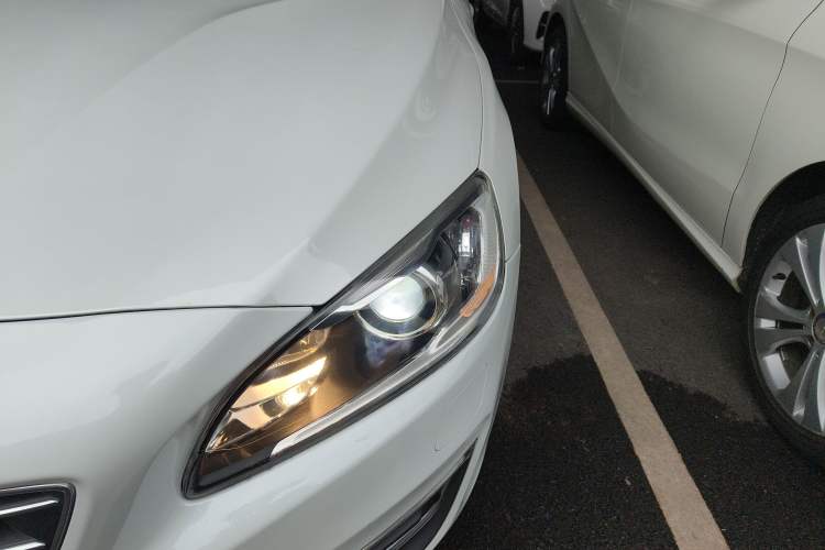 Used Volvo S60 2014 S60L T5 Intelligent Drive Edition Left Front Headlight