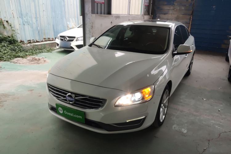Used Volvo S60 2014 S60L 2.0T Zhiyuan Edition Left Front Headlight