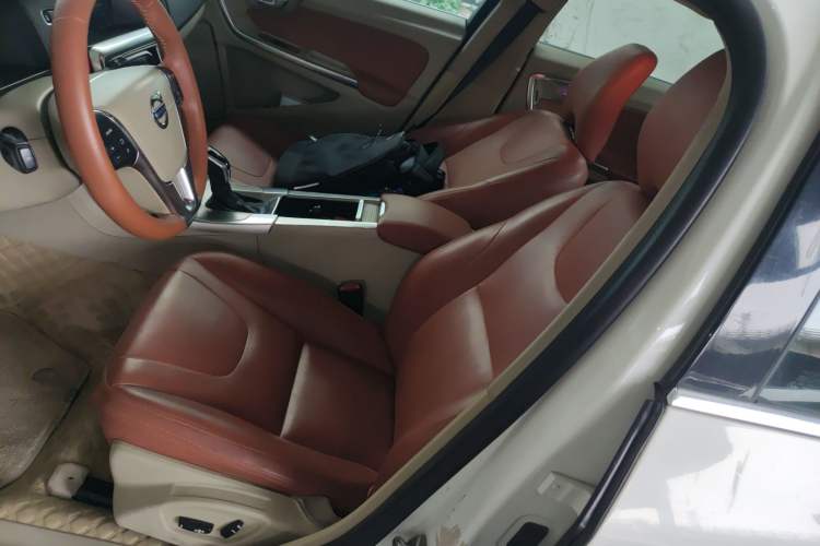 Used Volvo S60 2014 S60L 2.0T Zhiyuan Edition Left Front Seat